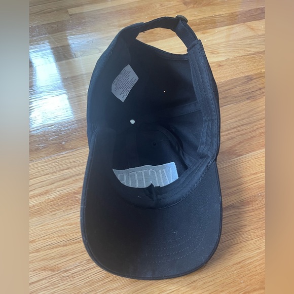 Victoria’s Secret baseball cap - Picture 2 of 2